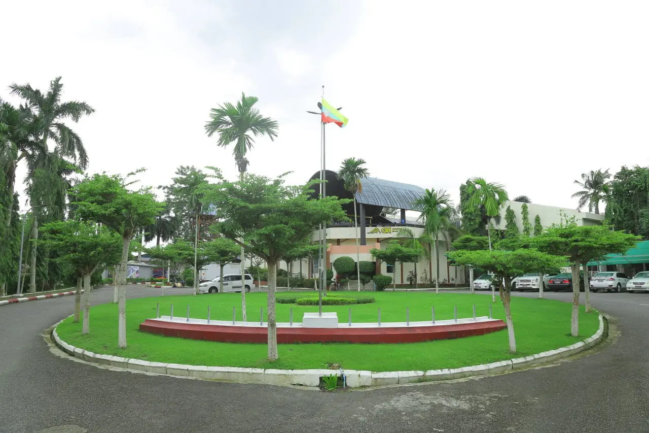 City Golf Resort Hotel