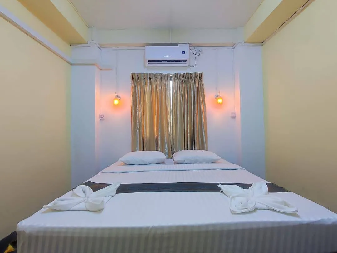 Lucky 7 River View Hostel