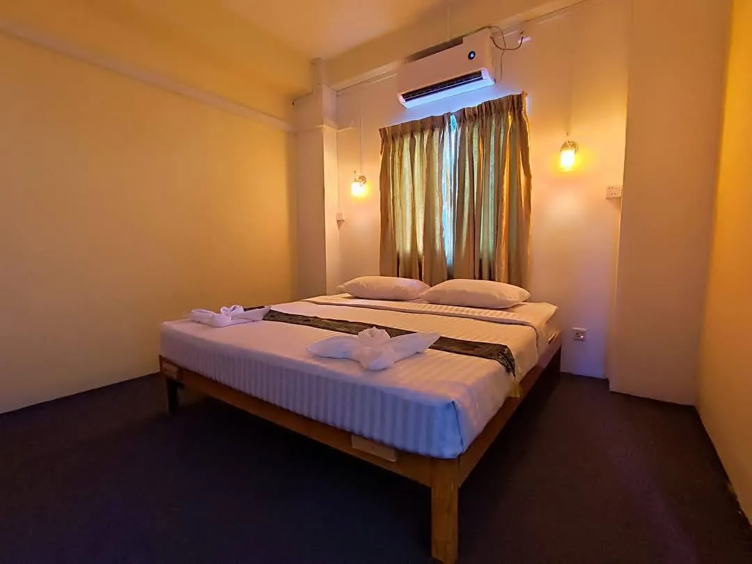 Lucky 7 River View Hostel