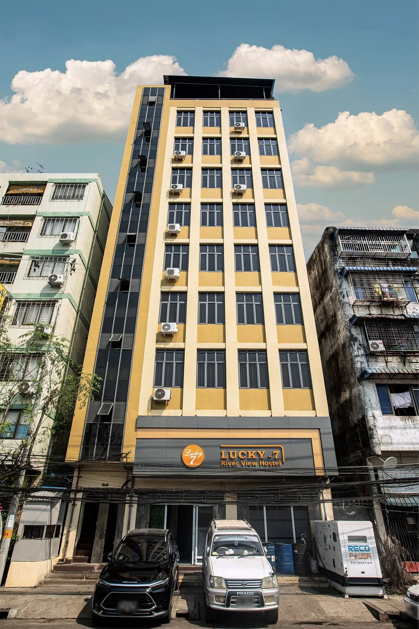 Lucky 7 River View Hostel