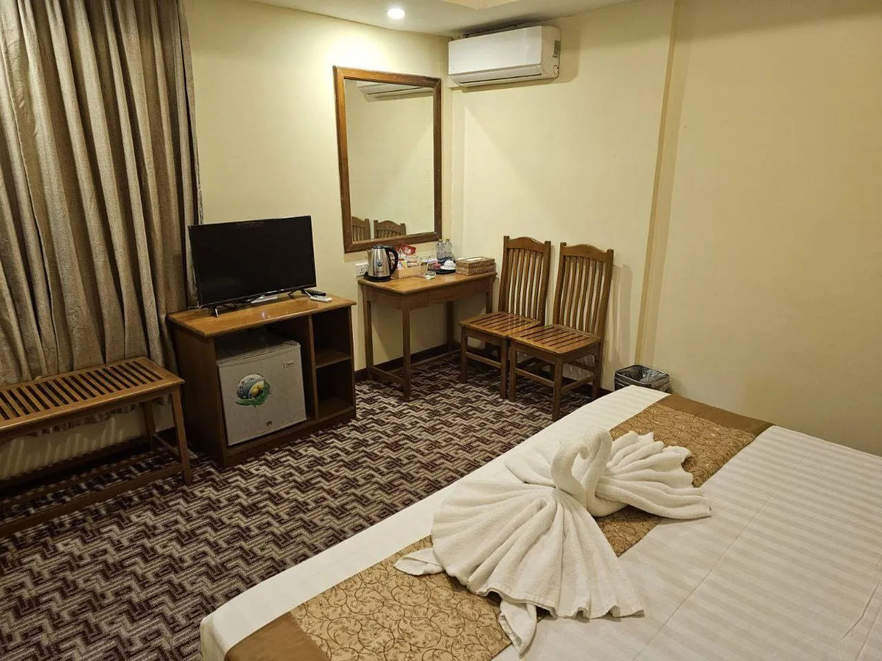 Royal Golden View Hotel