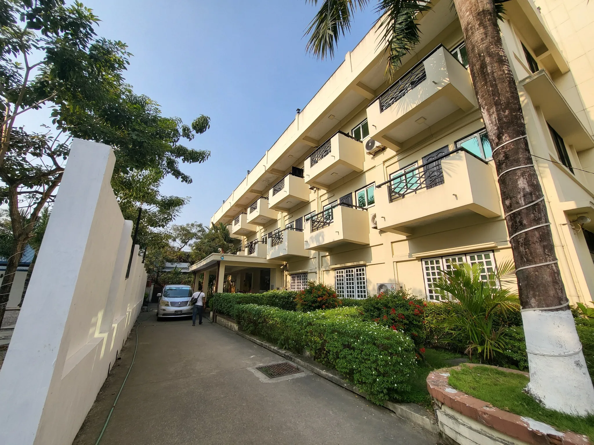 Royal Golden View Hotel