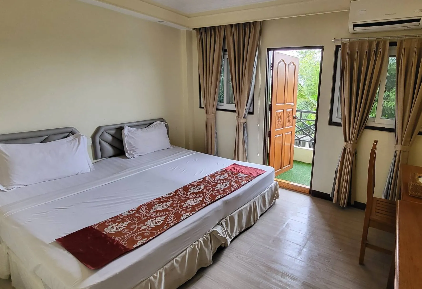 Royal Golden View Hotel