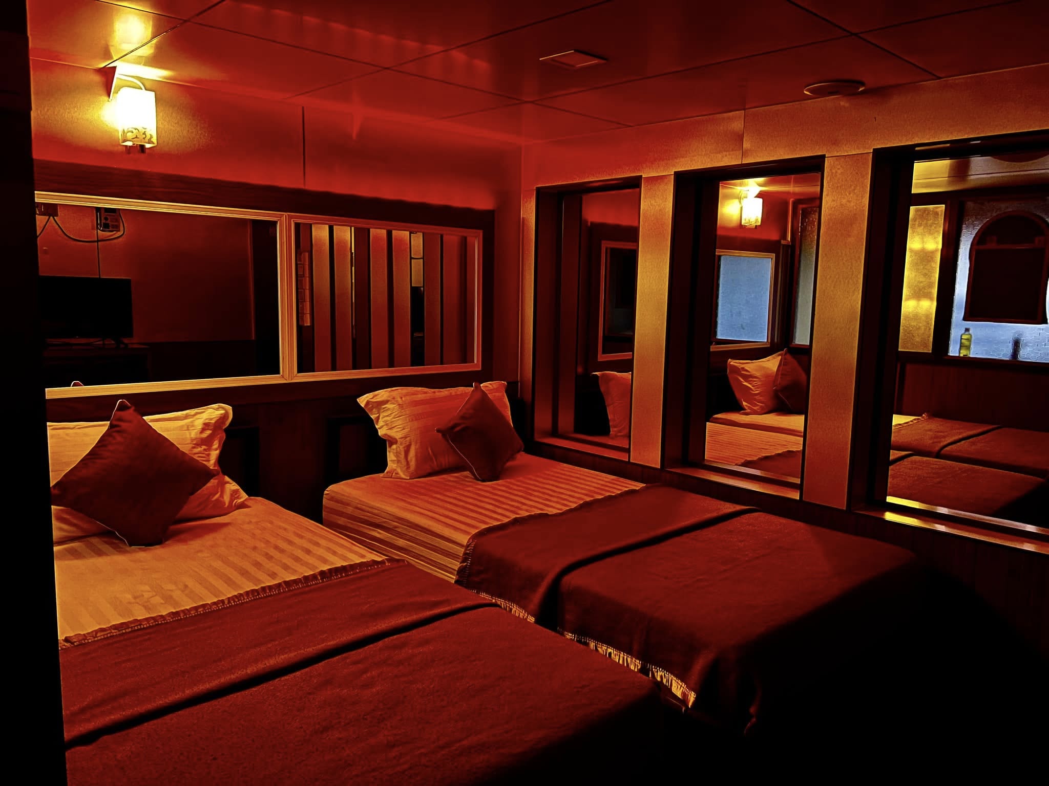 Oasis Floating Hotel Yangon