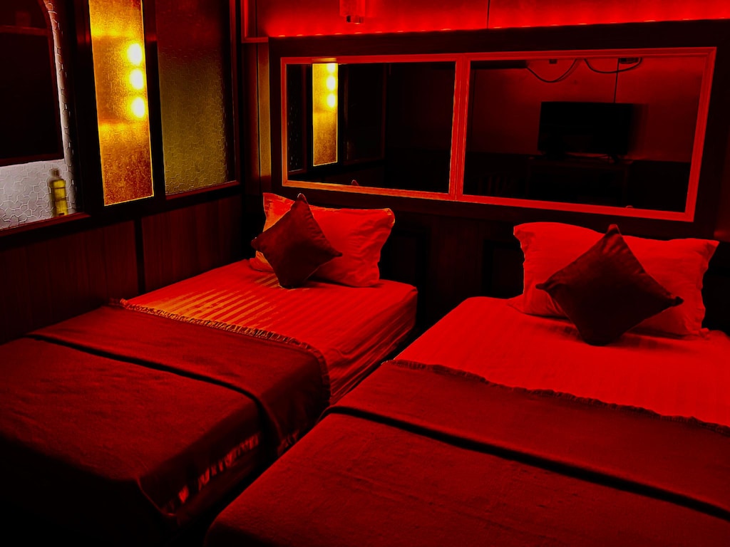 Oasis Floating Hotel Yangon