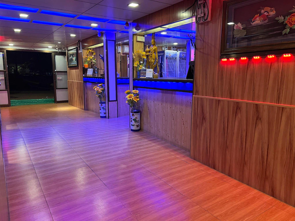 Oasis Floating Hotel Yangon