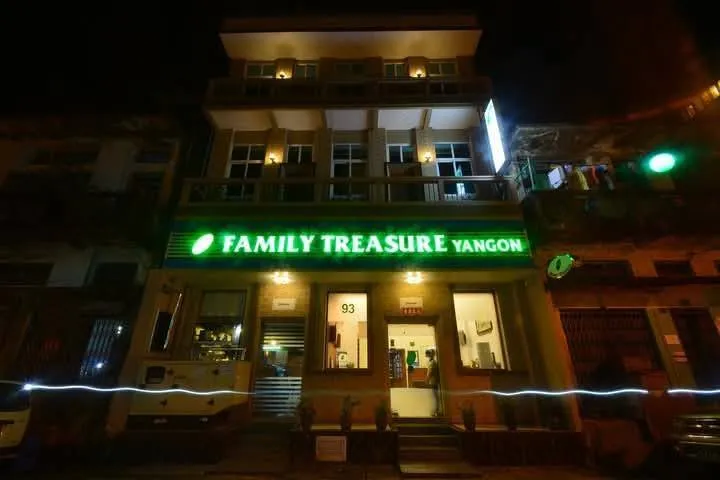 Family Treasure Hotel