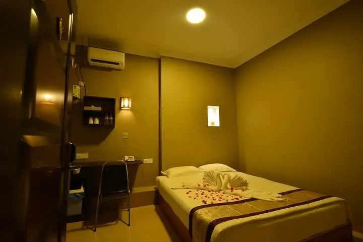 Family Treasure Hotel