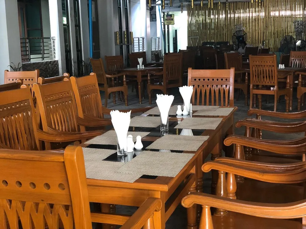 Platinum Ten Mile Hotel