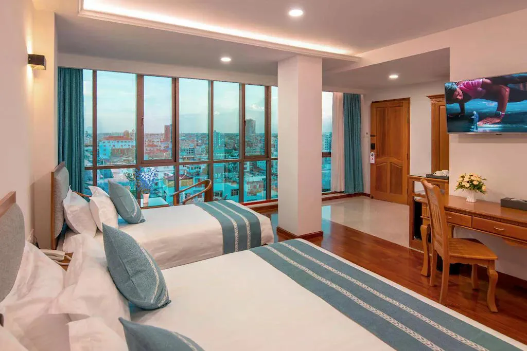 Dragon Phoenix Hotel