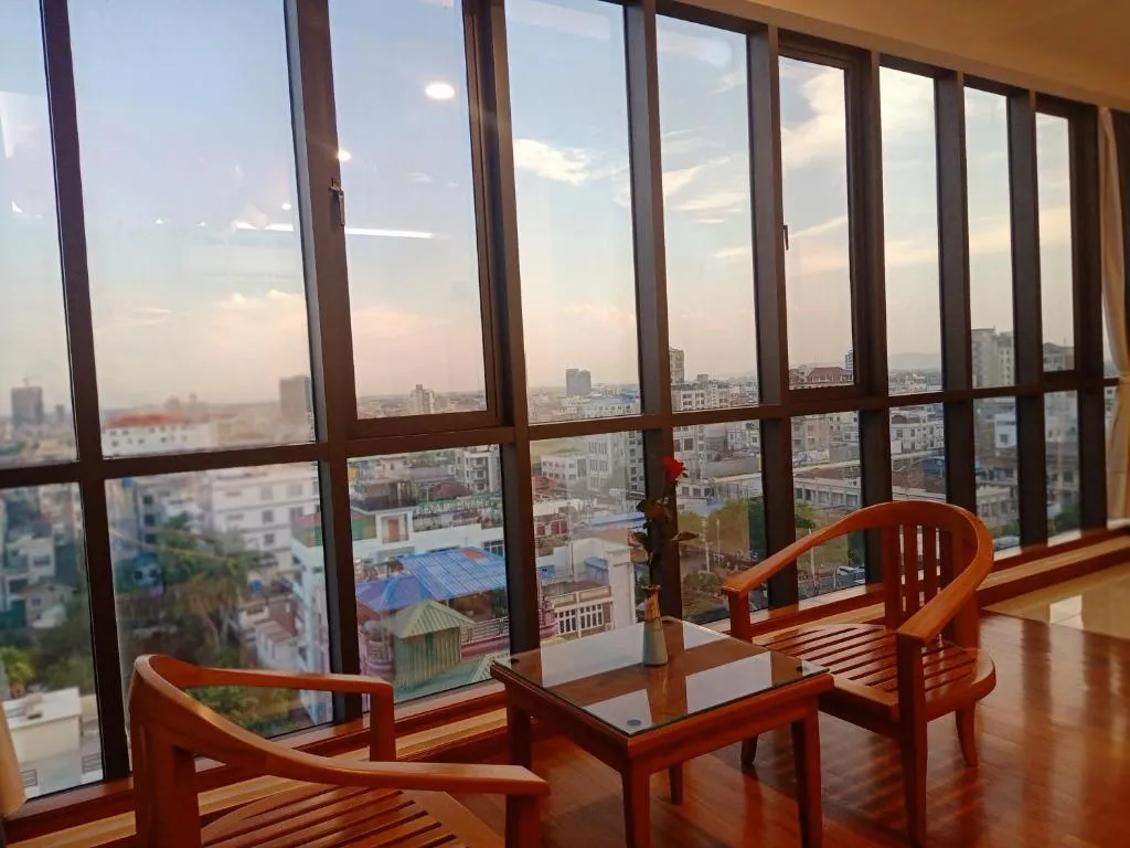 Dragon Phoenix Hotel