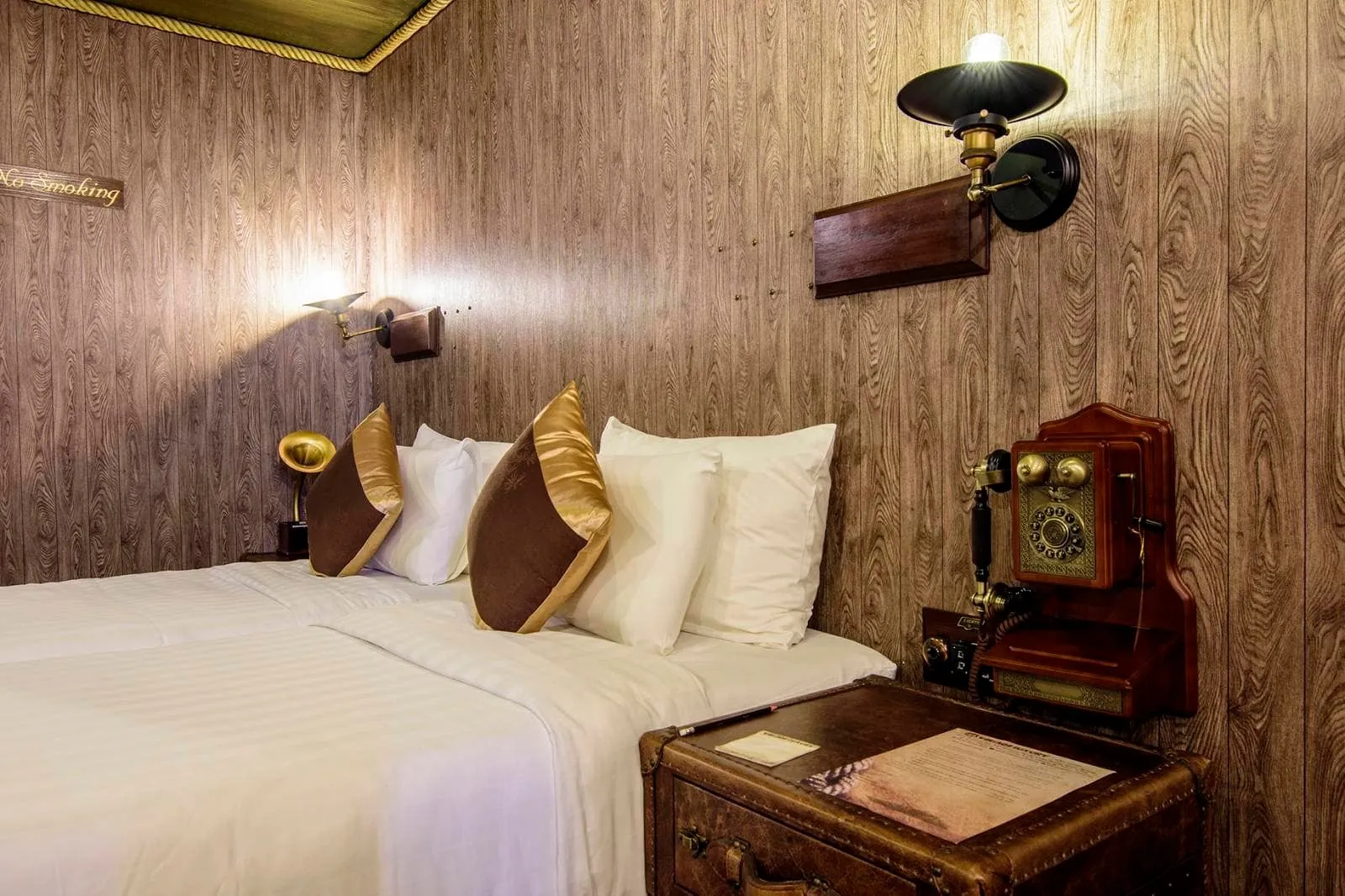 Vintage Luxury Yacht Hotel