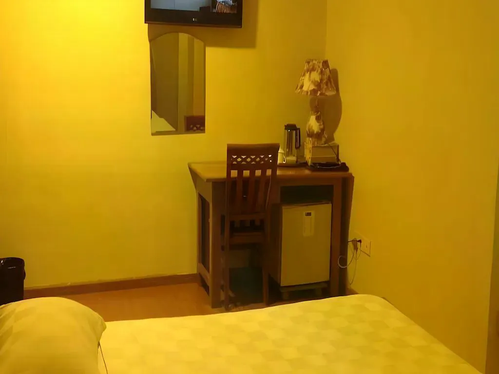 Tapin Shwe Htee Motel