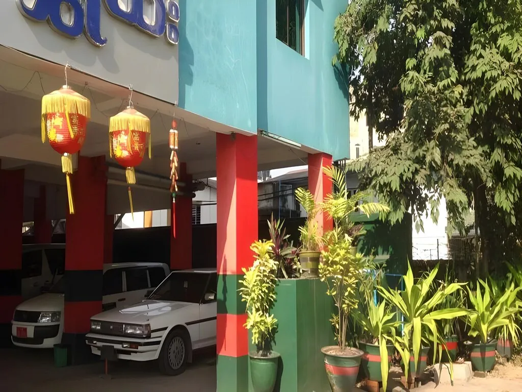 Tapin Shwe Htee Motel