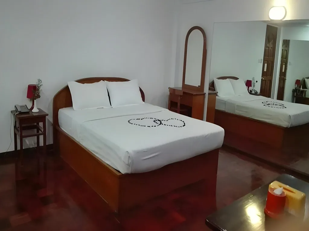 Yangon Airport  Inn