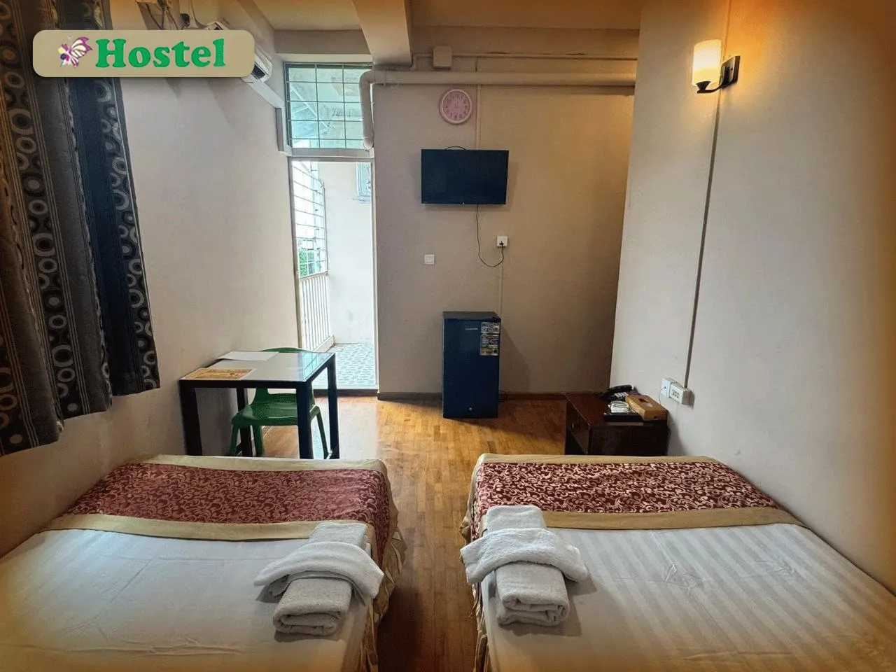 Pan Lake Pyar Hostel