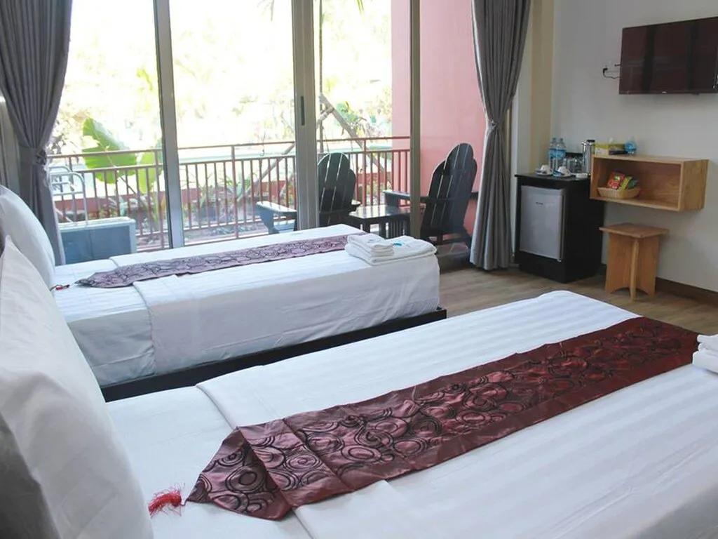 Hotel Ayeyarwady Chaung Thar