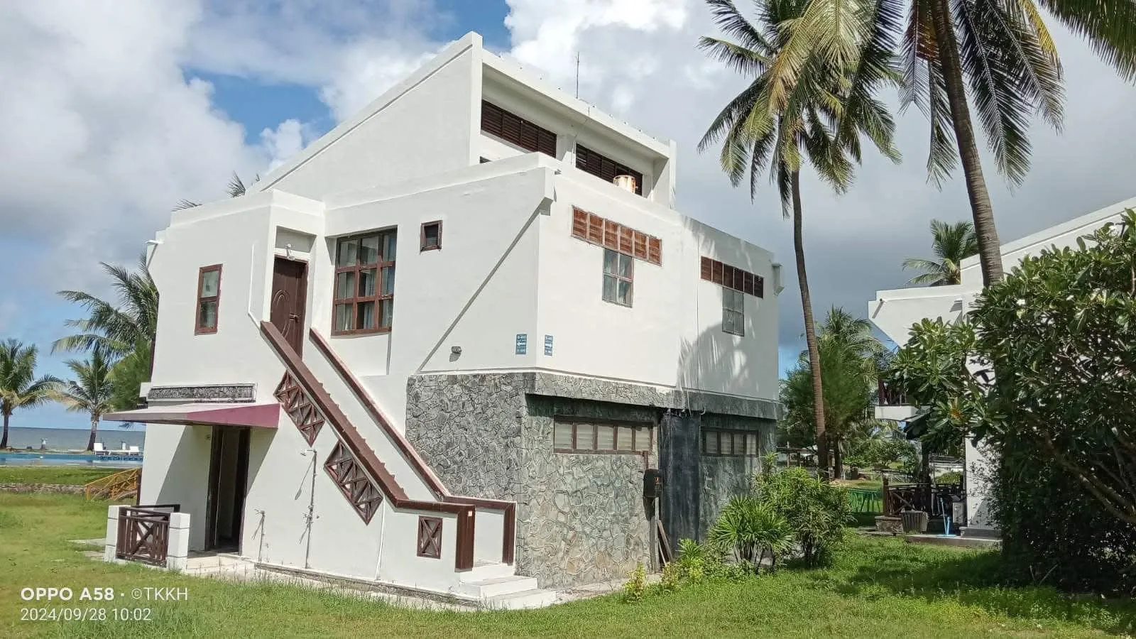 Hotel ACE ( Ngwe Saung )