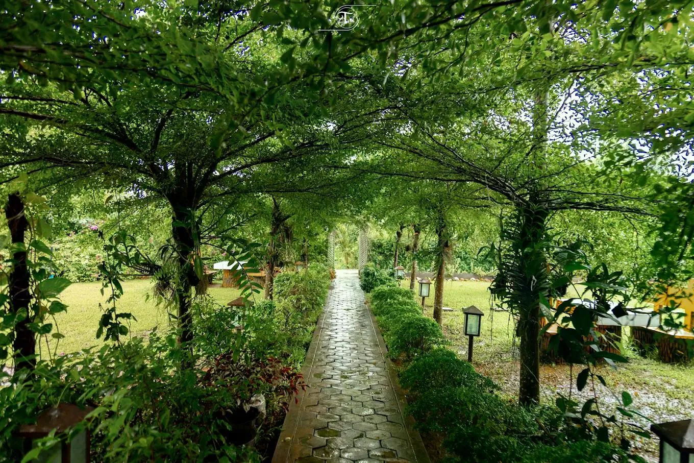 Royal Garden Hotel and Resturant