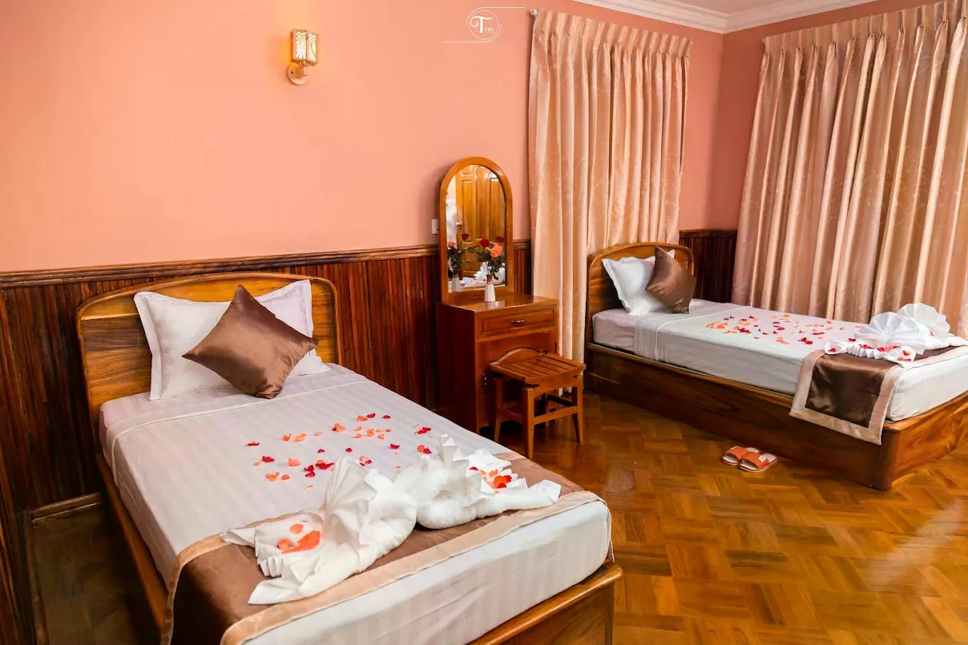 Royal Garden Hotel and Resturant