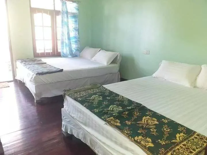 Shwe Pyi San Guest House ( Ngwe Saung )