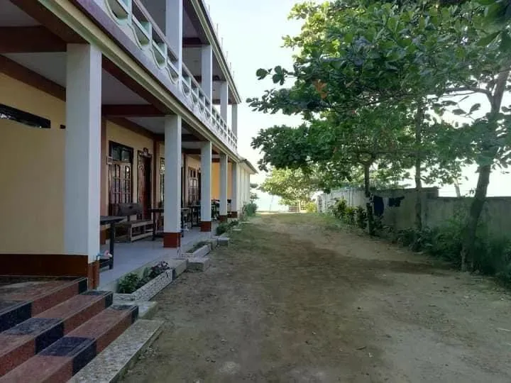 Shwe Pyi San Guest House ( Ngwe Saung )