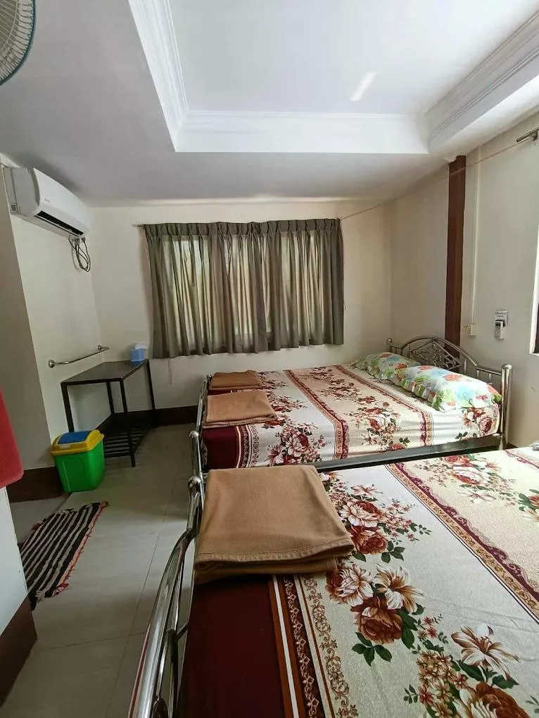 D Hlaing Thit Guest House