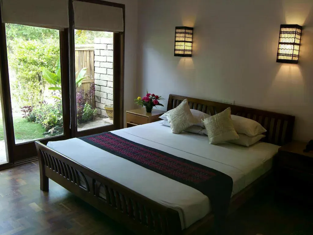 Royal Park View Hotel