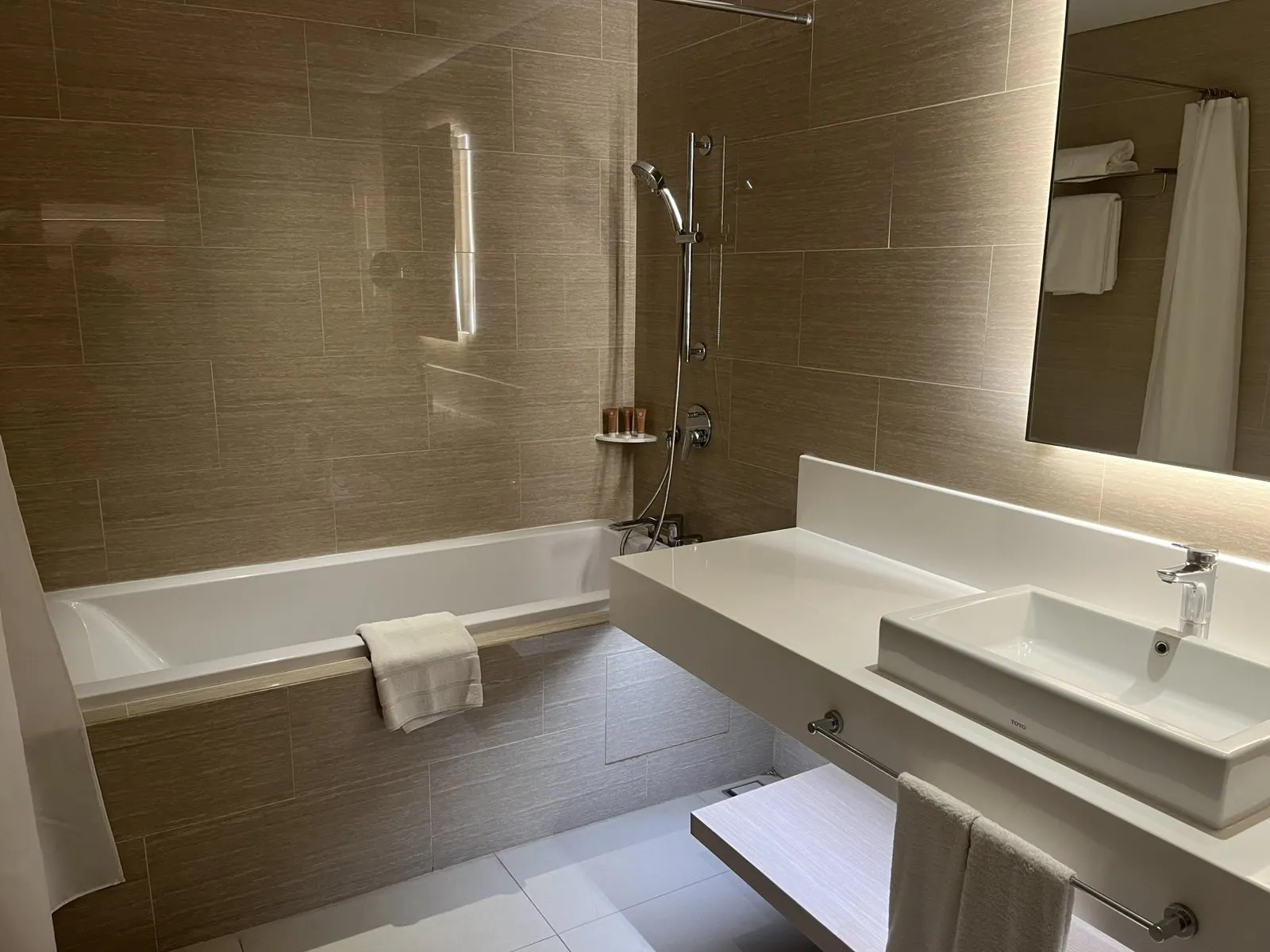 ZEALAX HOTEL & RESIDENCE