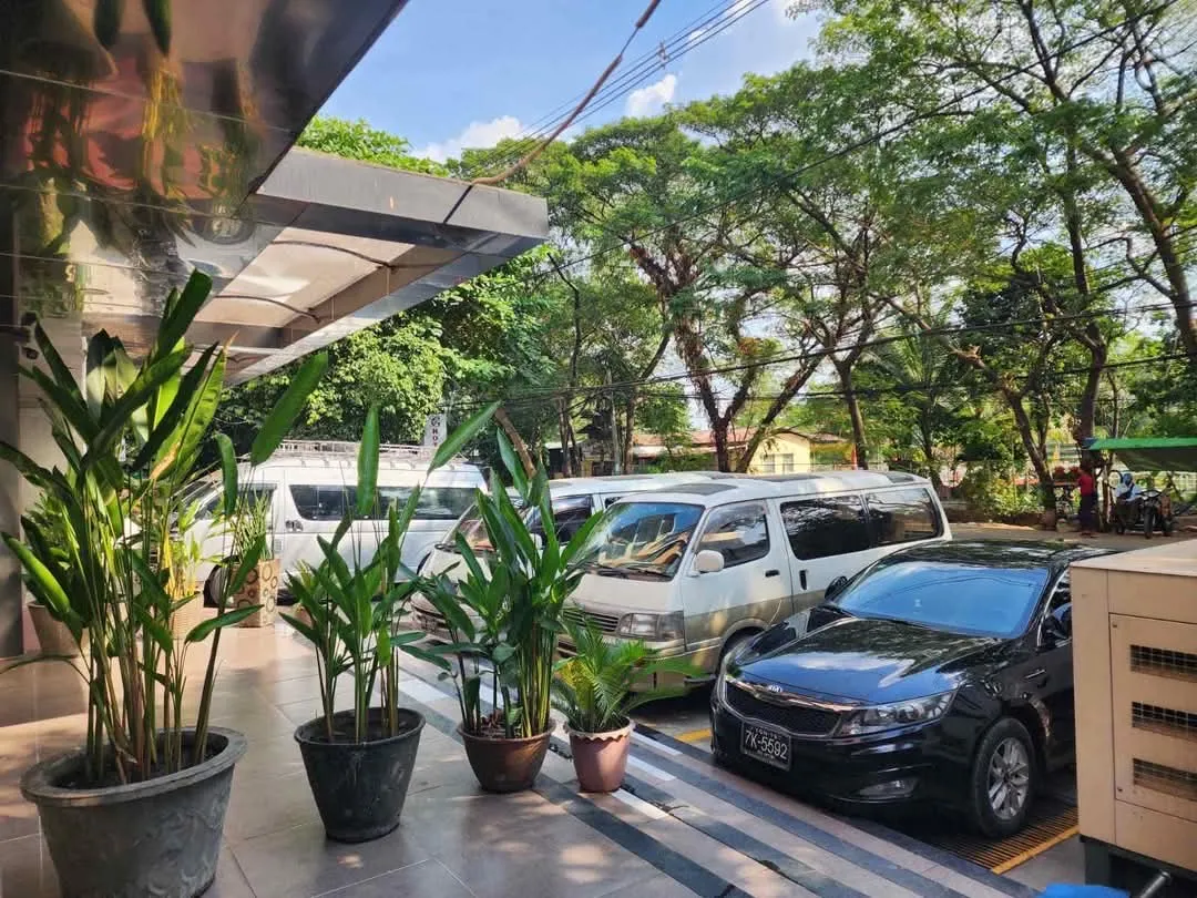 Grand Kantharyar Hotel