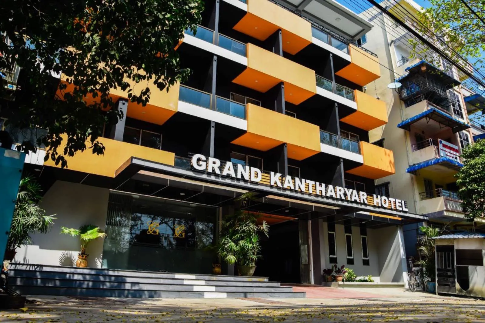 Grand Kantharyar Hotel