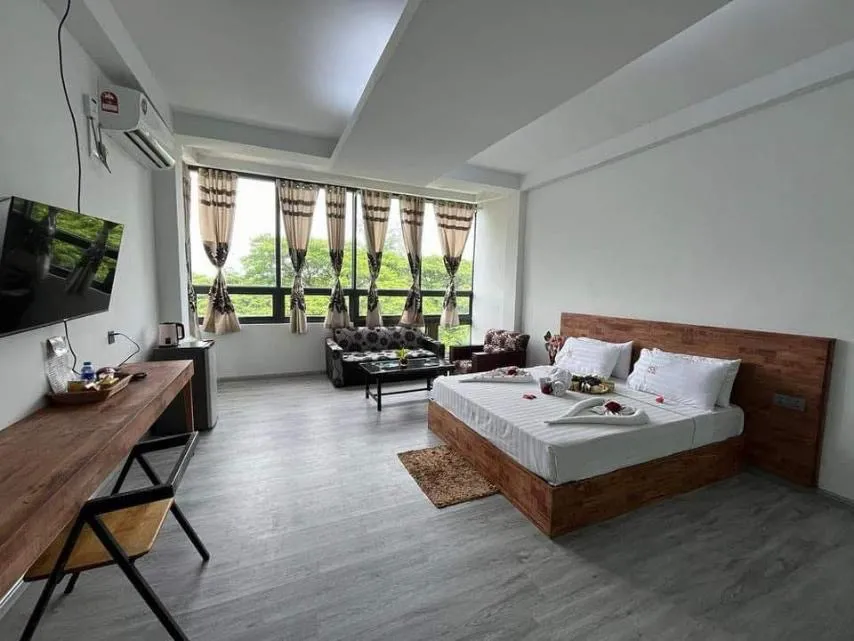 Grand Kantharyar Hotel