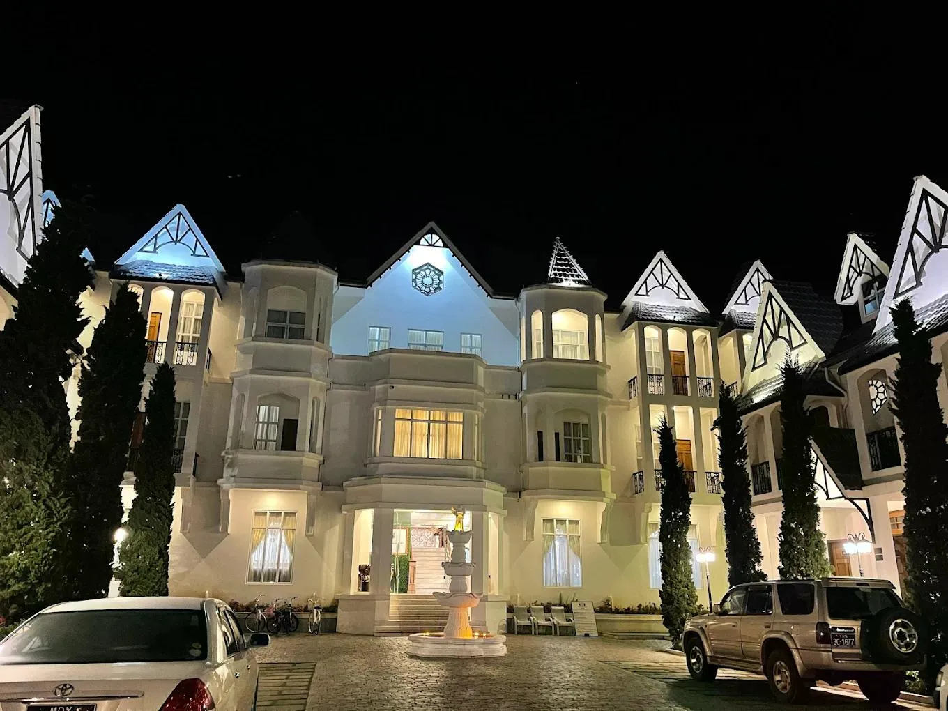 White House Pyin Oo Lwin Hotel