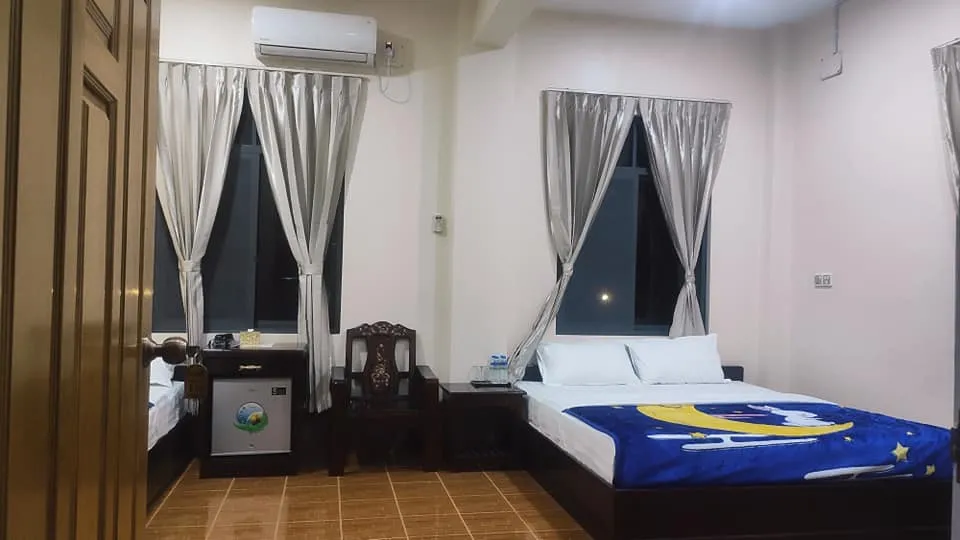 မိဘအရိပ် အဆင့်မြင့် ဧည့်ရိပ်မွန်